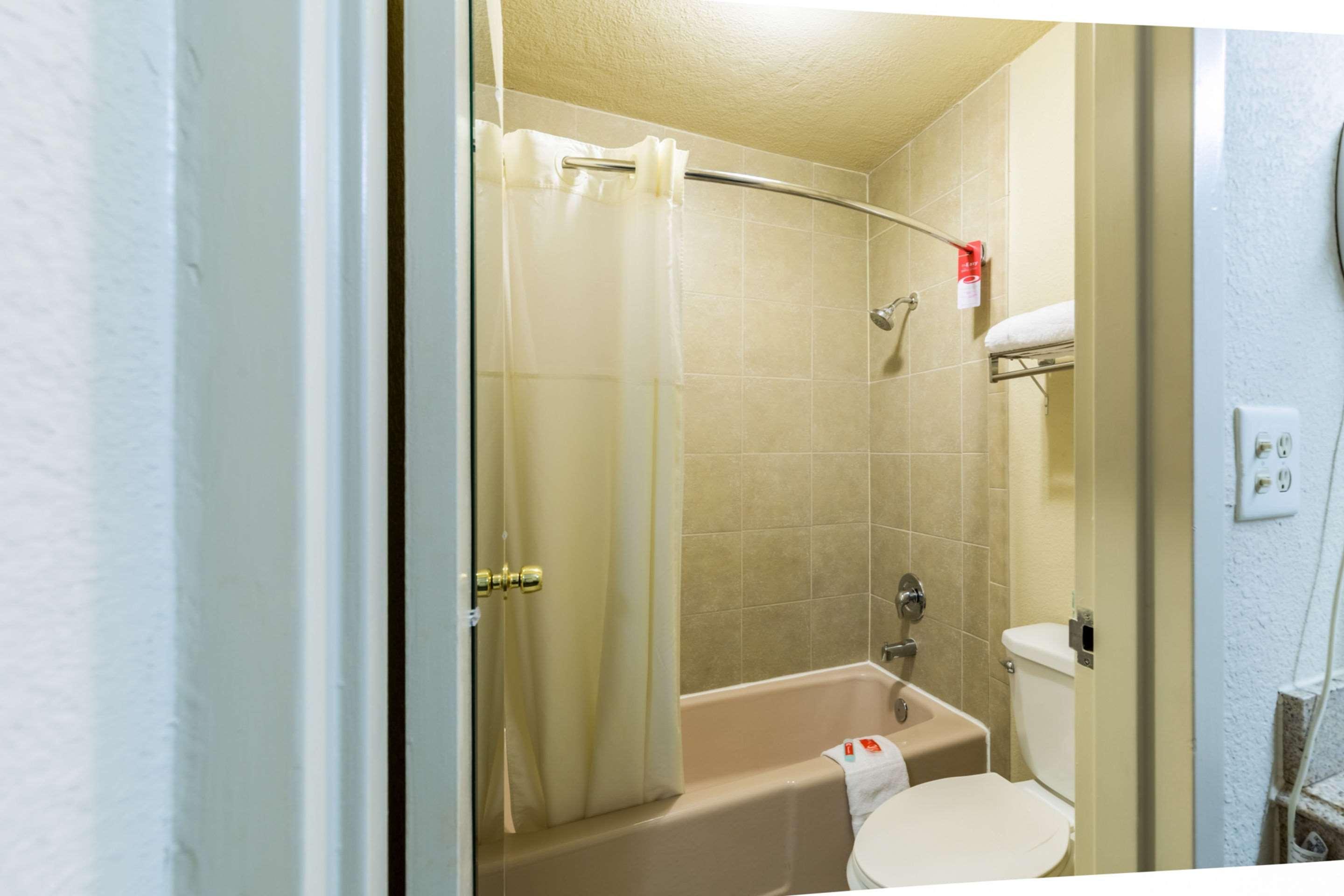 Econo Lodge Baytown Buitenkant foto